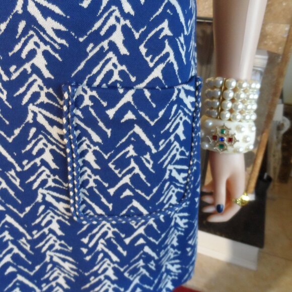 New Diane Von Furstenberg Blue/Beige Print Knit Skirt & Coat Suit Size 00 - Picture 11 of 16